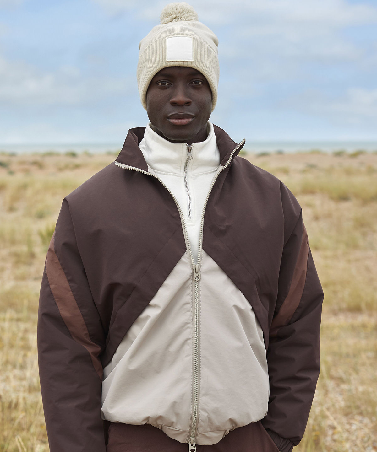 B338R_LS00_2025.jpg Appliqué patch pom beanie - Image 1