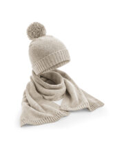 Knitted scarf and beanie gift set - Image 3
