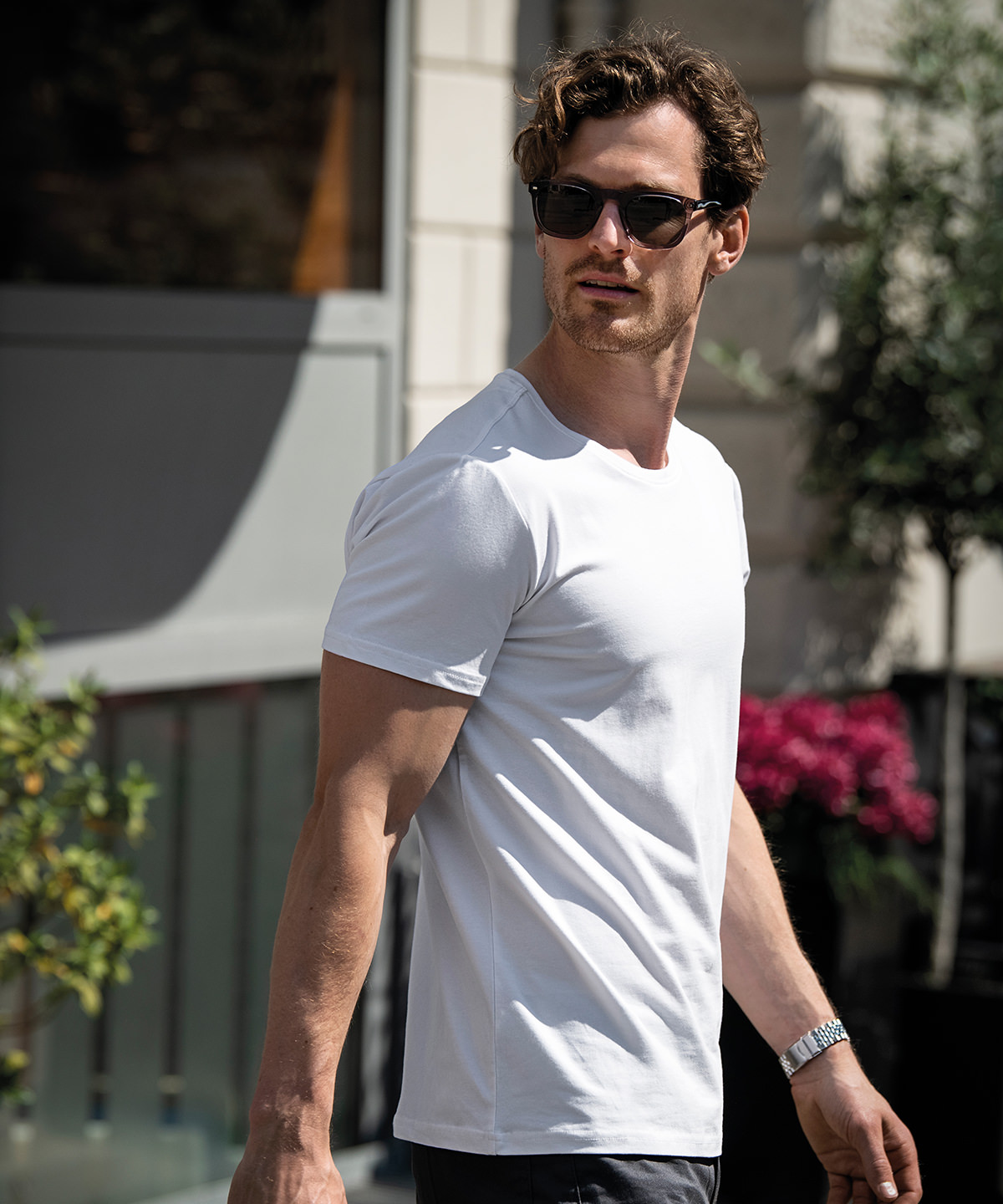 NB73M_LS00_2025.jpg Montauk - the essential tee - Image 1