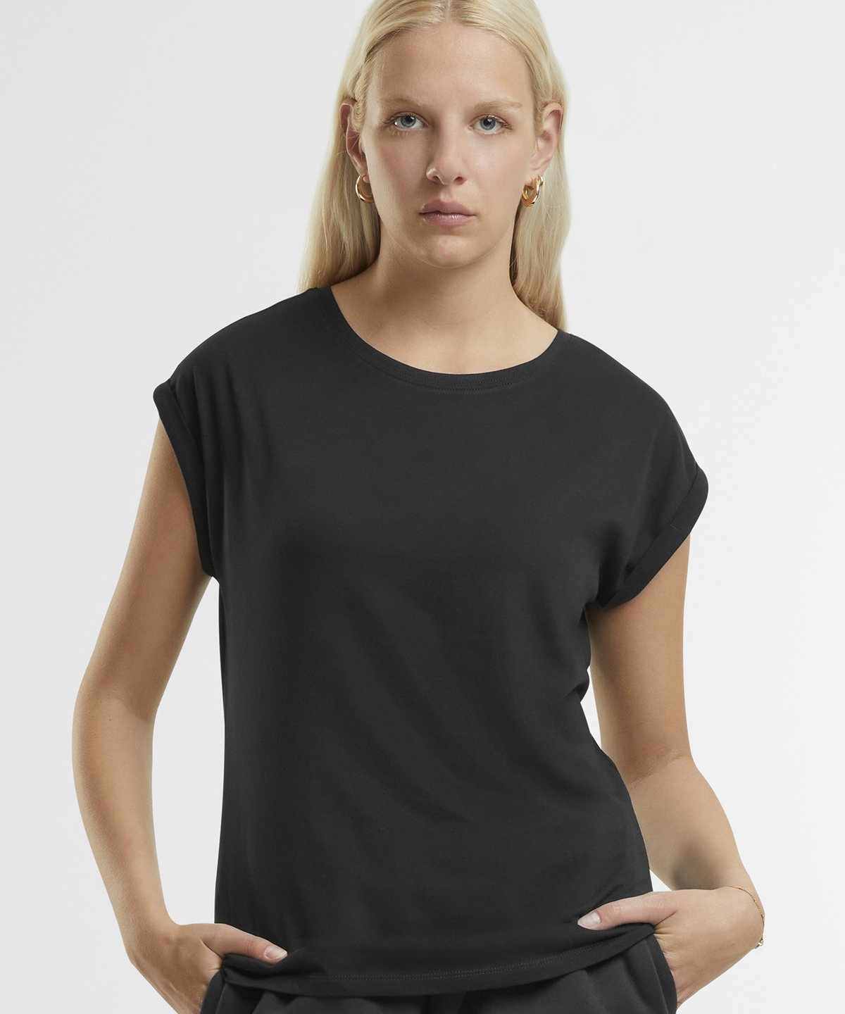 NM007_LS00_2025.jpg Women's regular extended shoulder tee - Image 1