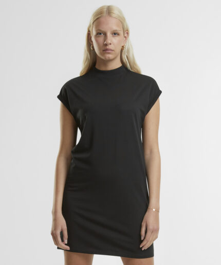 Women's extended shoulder dress