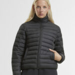 Women's light puffer jacket