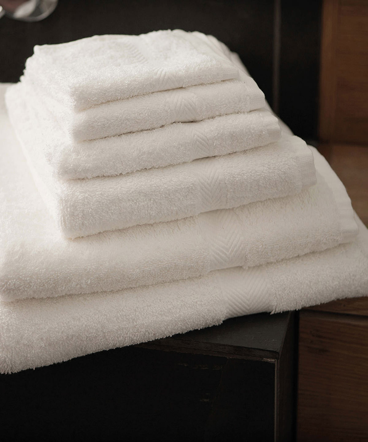 TC005_LS00_2025.jpg Luxury range guest towel - Image 1