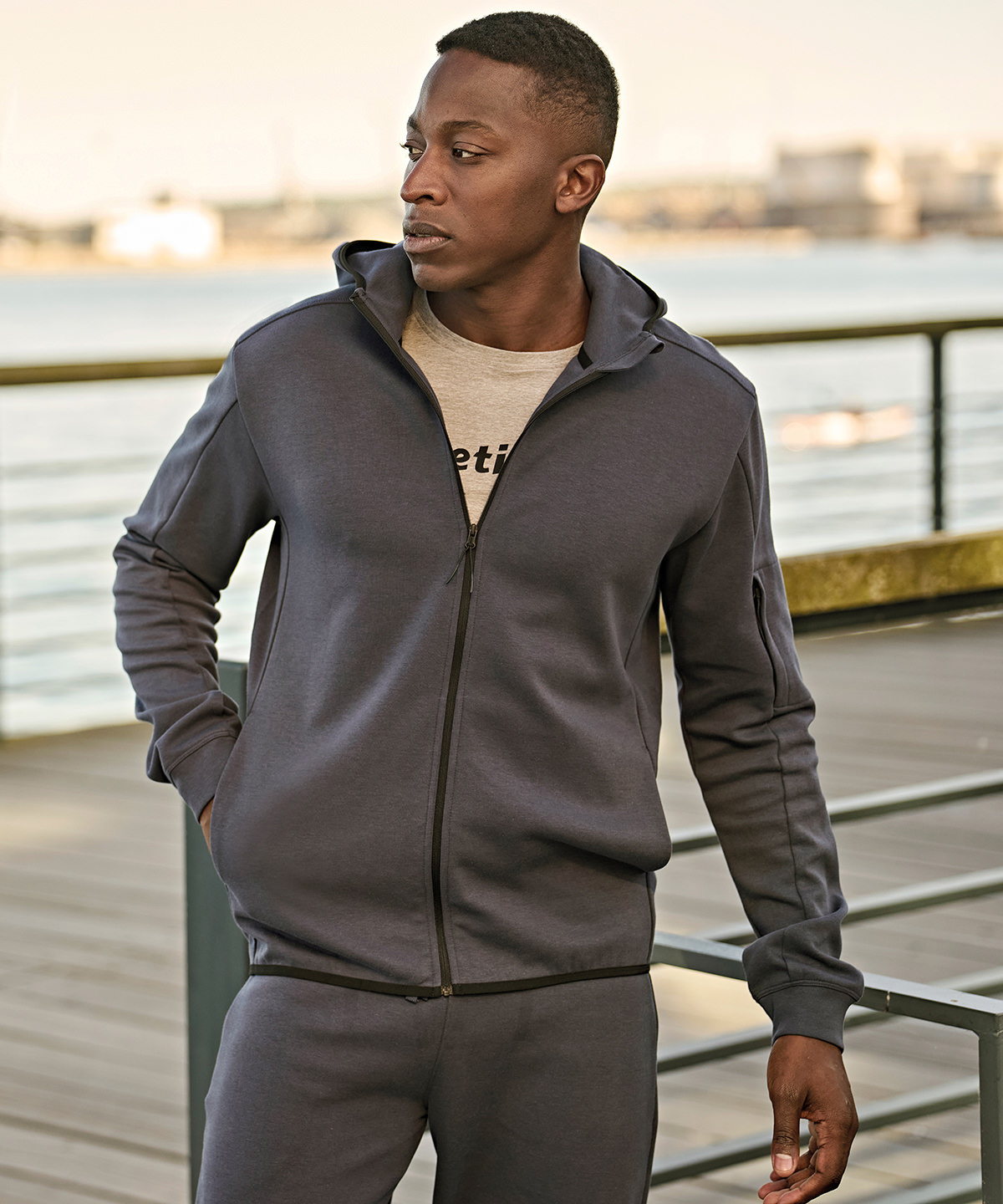 TJ067_LS00_2026 Athletic hooded full-zip sweatshirt (5706) - Image 1