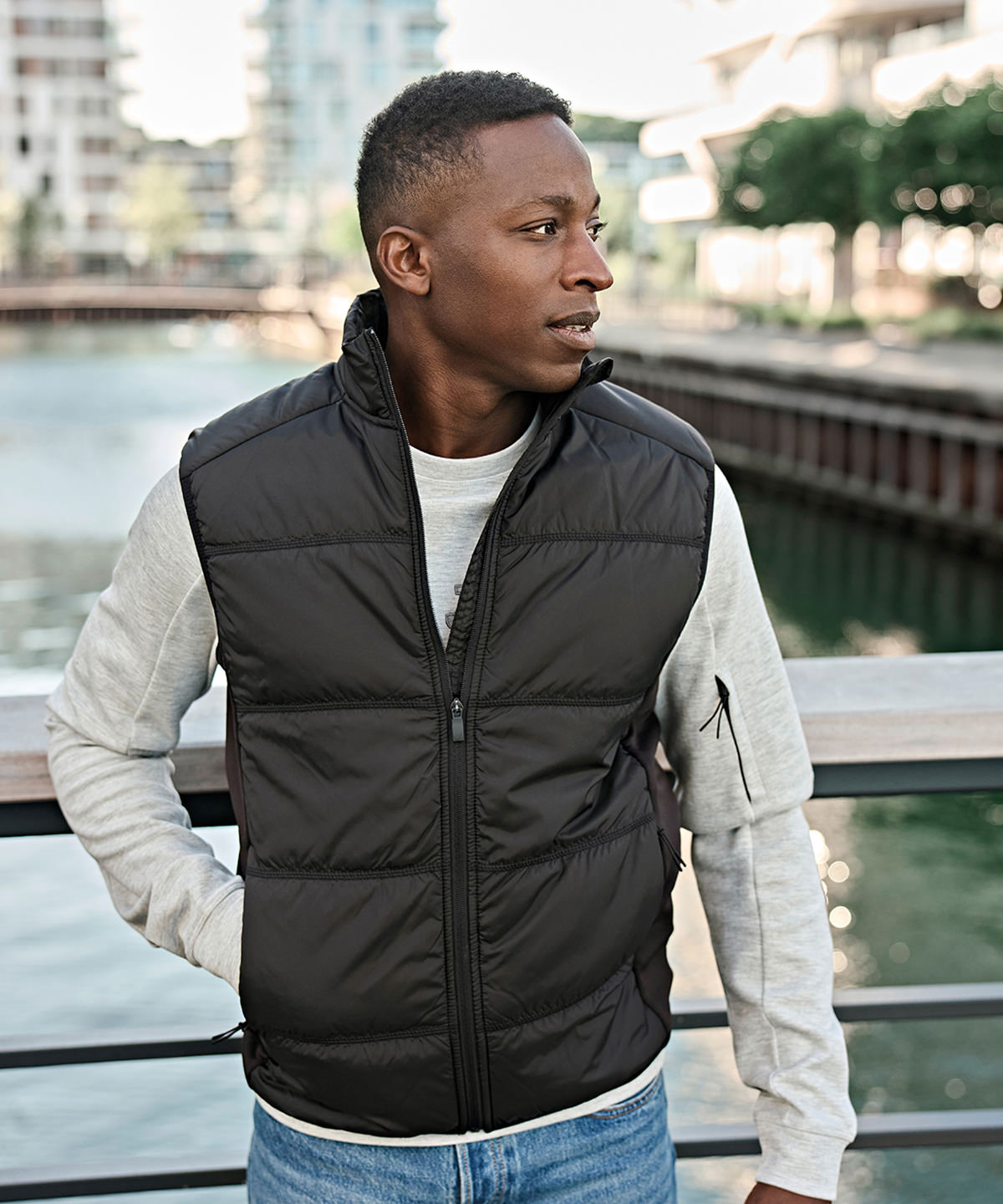 TJ085_LS00_2026 Hybrid-stretch bodywarmer (9114) - Image 1
