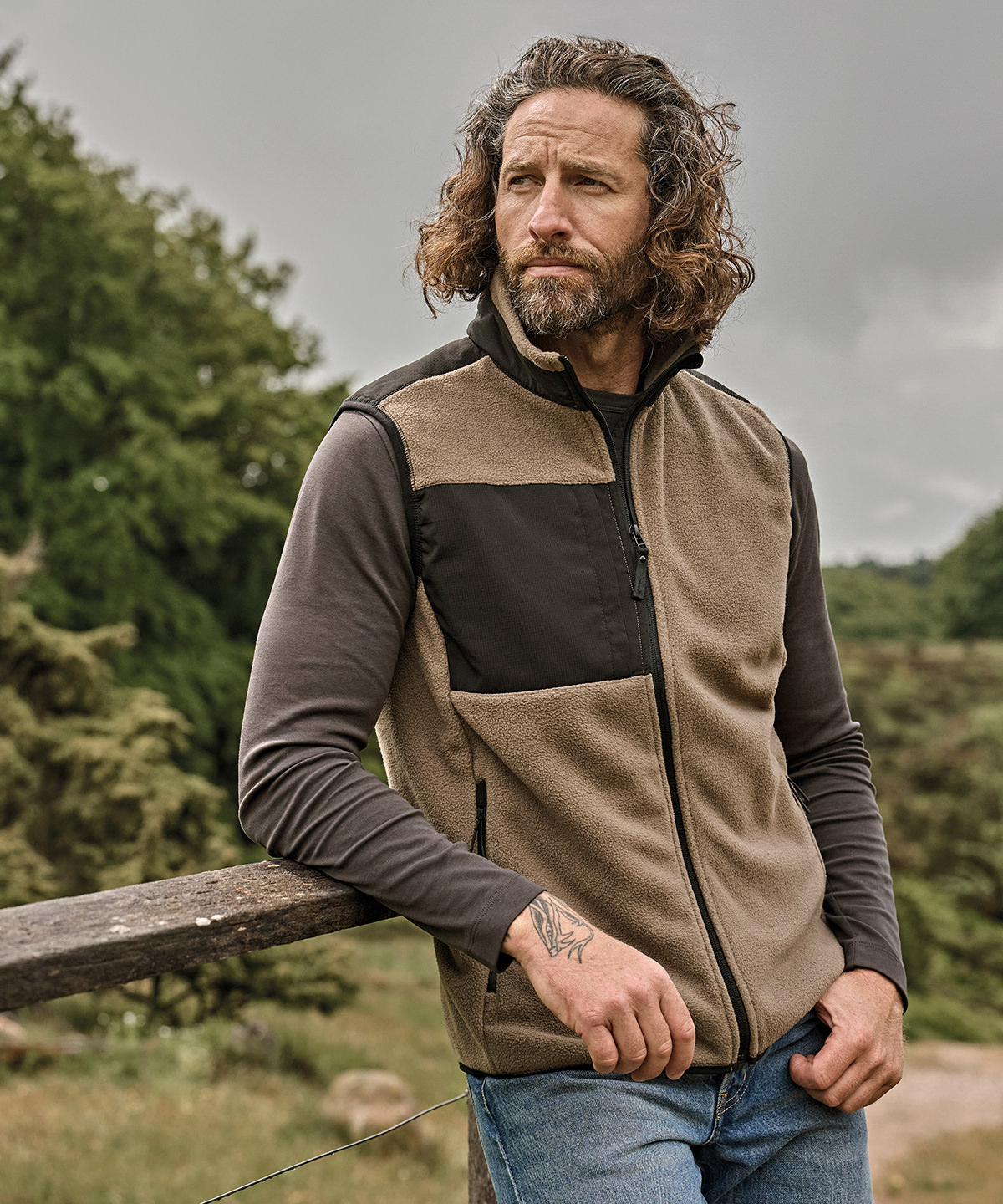 TJ087_LS00_2026 Mountain fleece bodywarmer (9122) - Image 1